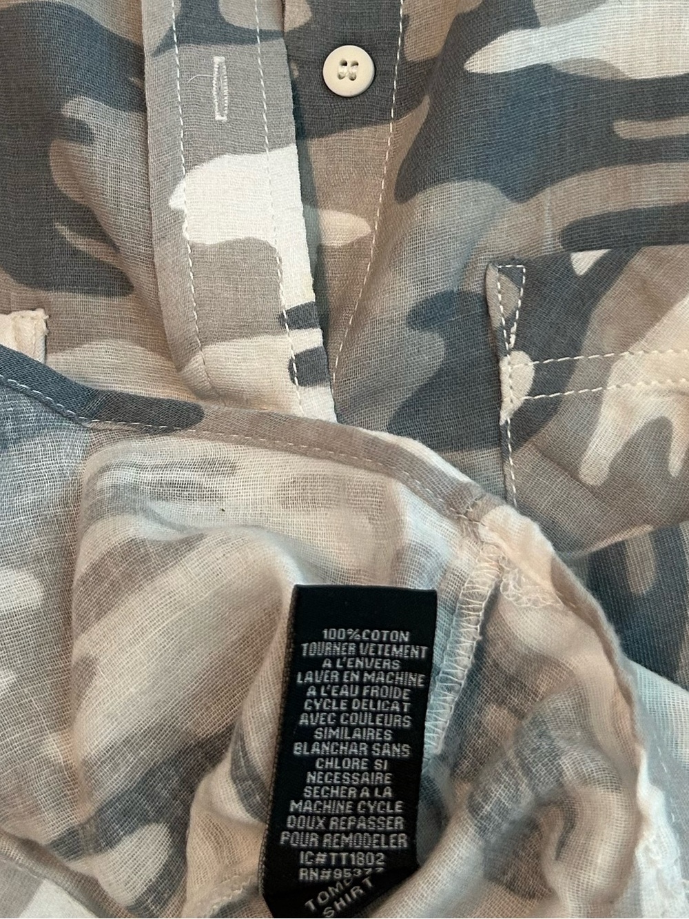 SANCTUARY (NWOT) Button Down Camouflage Shirt. P2P is 20 - Picture 6 of 9